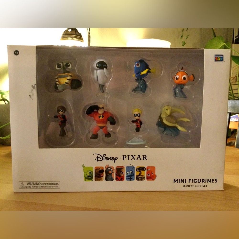 Disney Pixar Mini Figurines 8-Piece Gift Set
